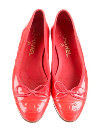 Chanel Patent Leather Interlocking CC Logo Ballet Flats
