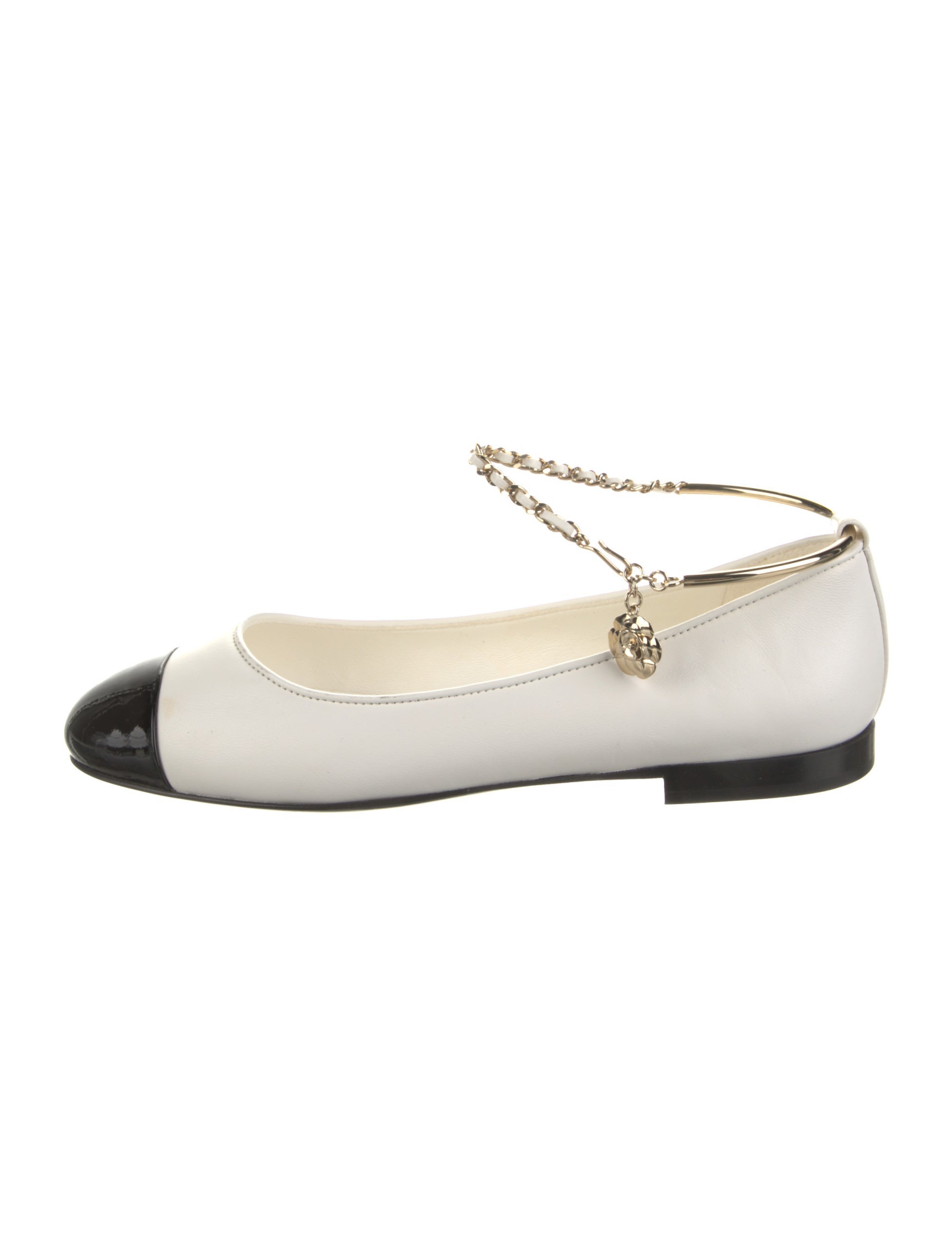 Chanel 2022 Interlocking CC Logo Ballet Flats