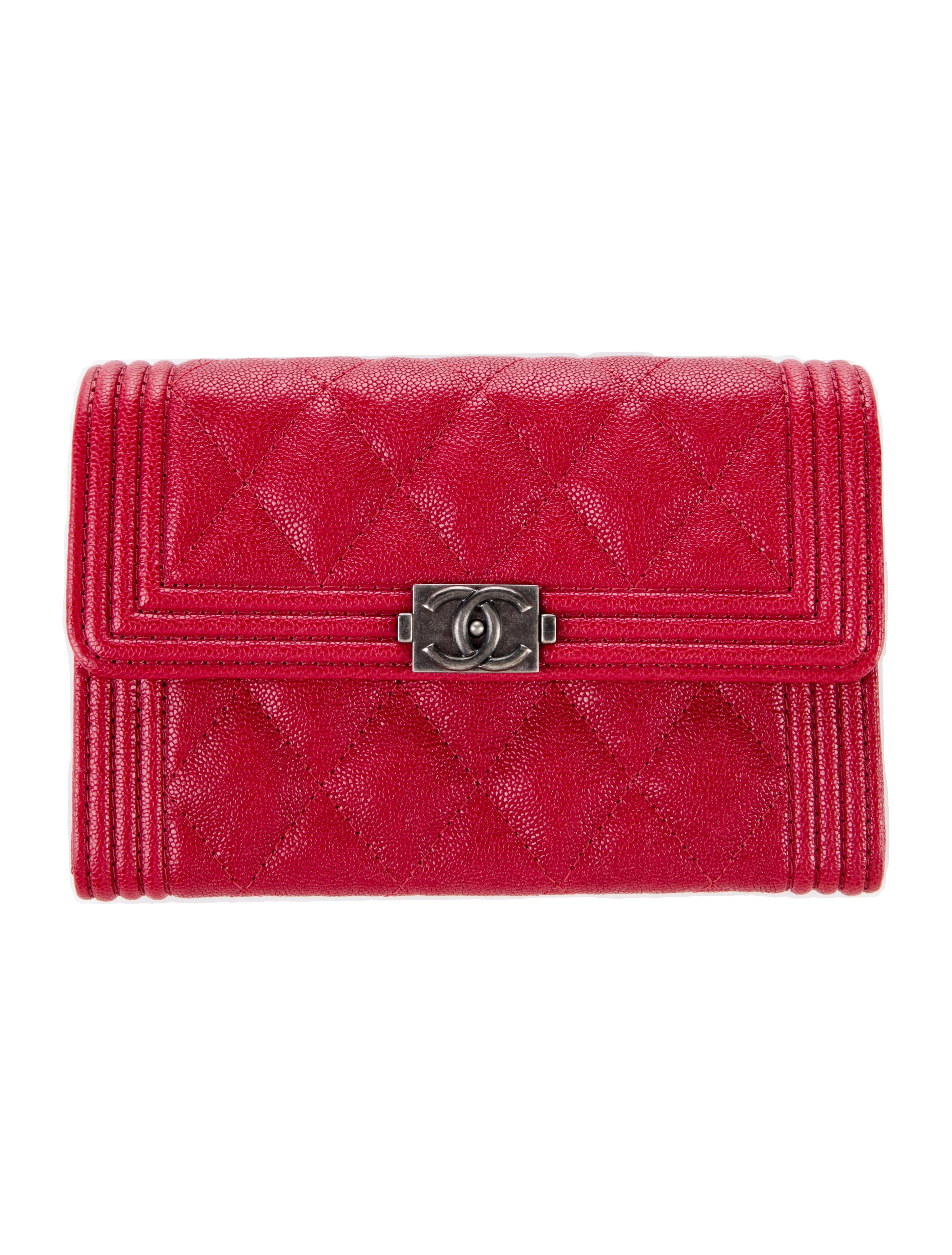 Chanel 2018 Medium Boy Compact Compact Wallet Red Wallets