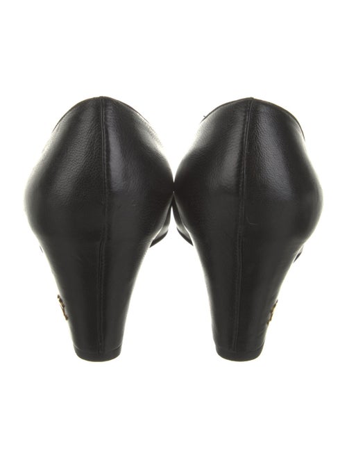 Chanel Interlocking CC Logo Leather Pumps