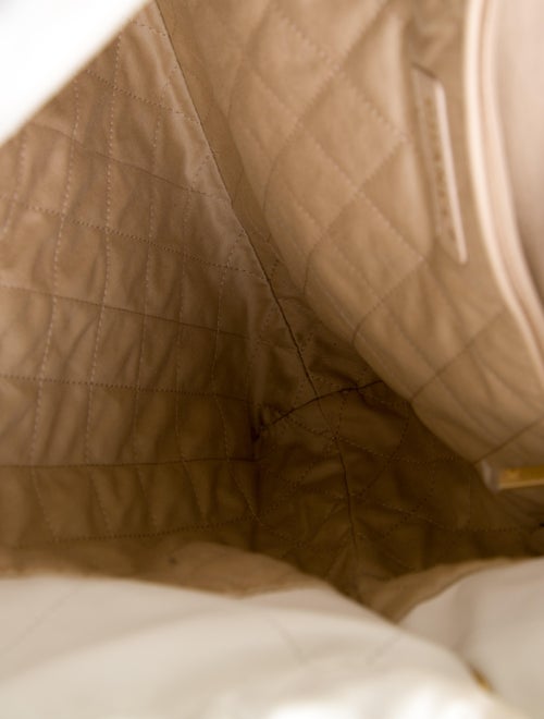 Chanel Medium 22 Hobo