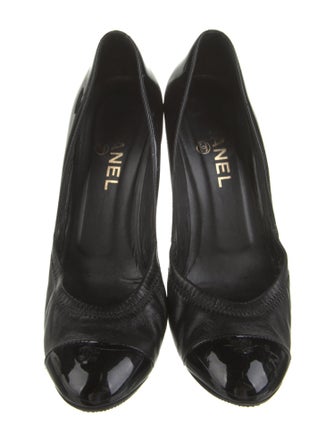 Chanel Interlocking CC Logo Patent Leather Pumps