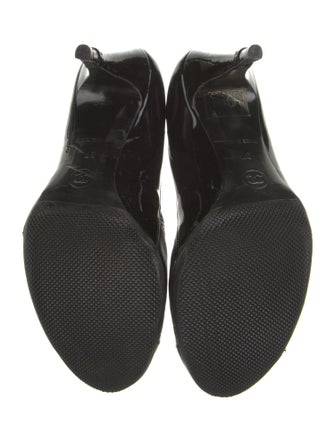 Chanel Interlocking CC Logo Patent Leather Pumps