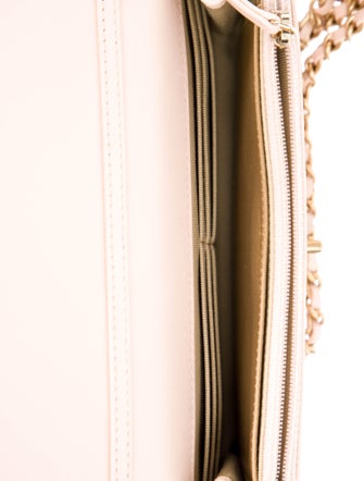 Chanel 2022 Pearl Crush Wallet On Chain