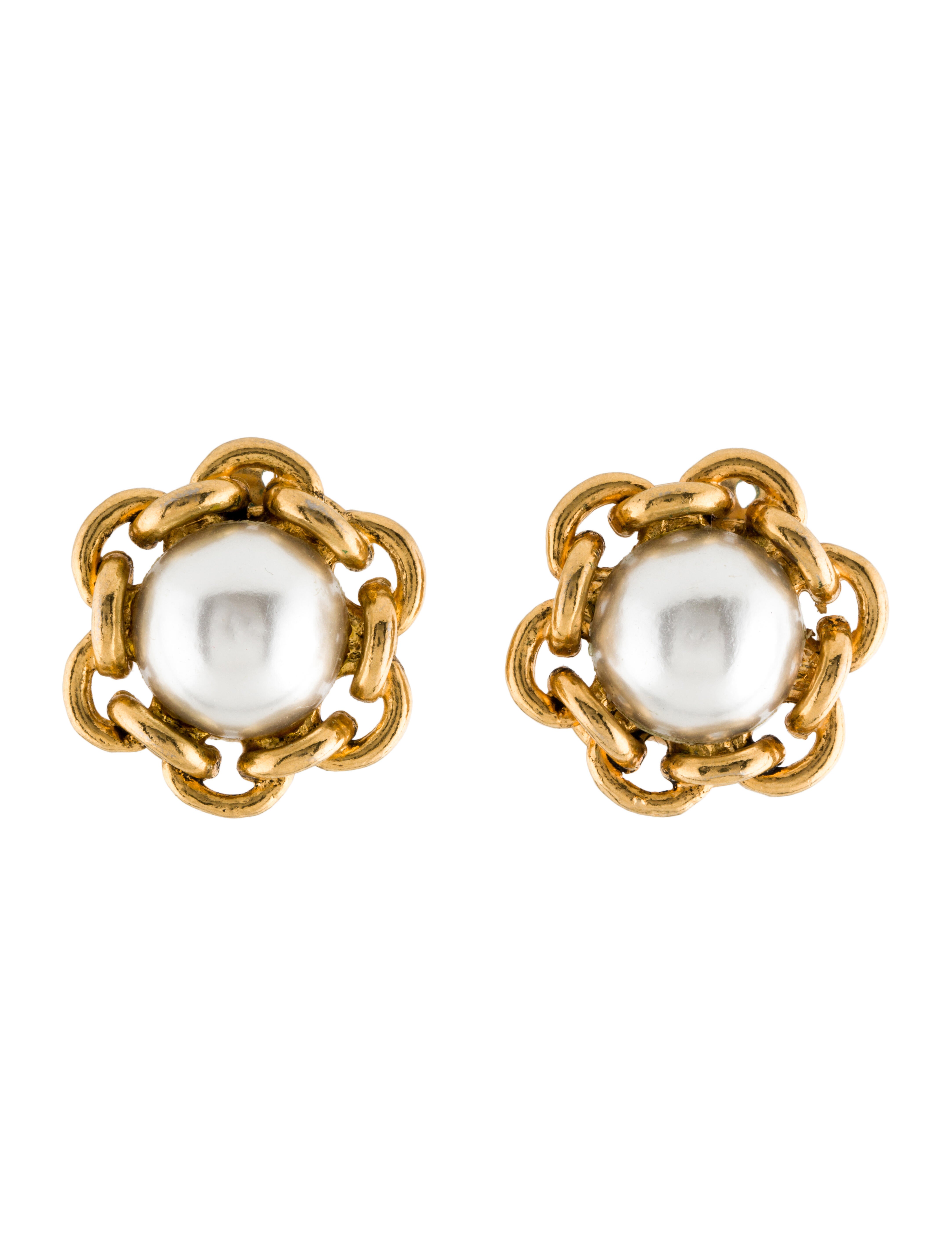 Chanel Vintage Faux Pearl Clip On Earrings GoldPlated ClipOn