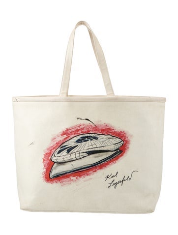 Chanel Totes Mobile Art Tote