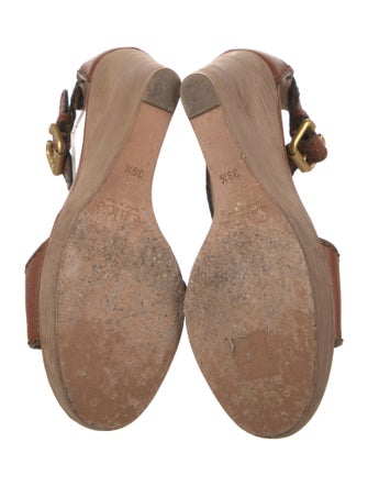 Chloé Leather T-Strap Sandals