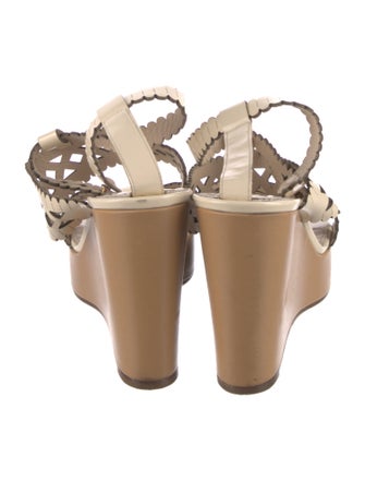 Chloé Leather Cutout Accent Sandals