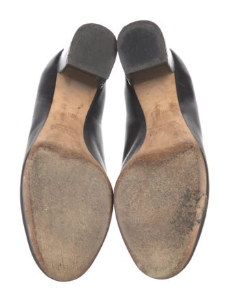 Chloé Leather Scalloped Accent Pumps