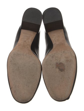 Chloé Leather Scalloped Accent Pumps