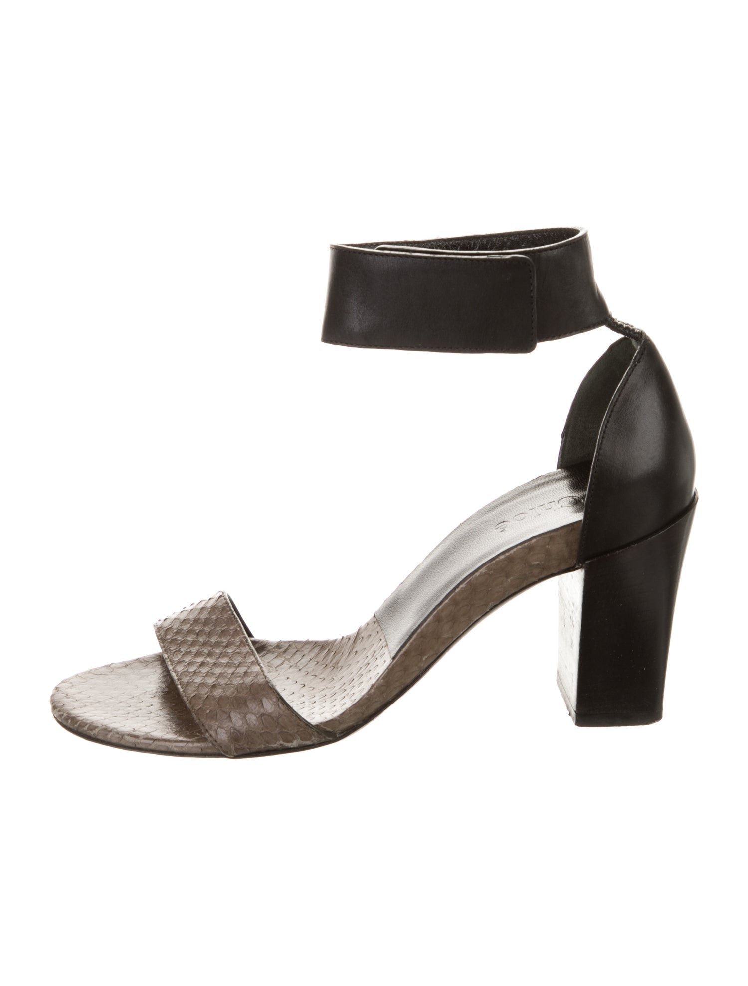 Chloé Leather D'Orsay Pumps