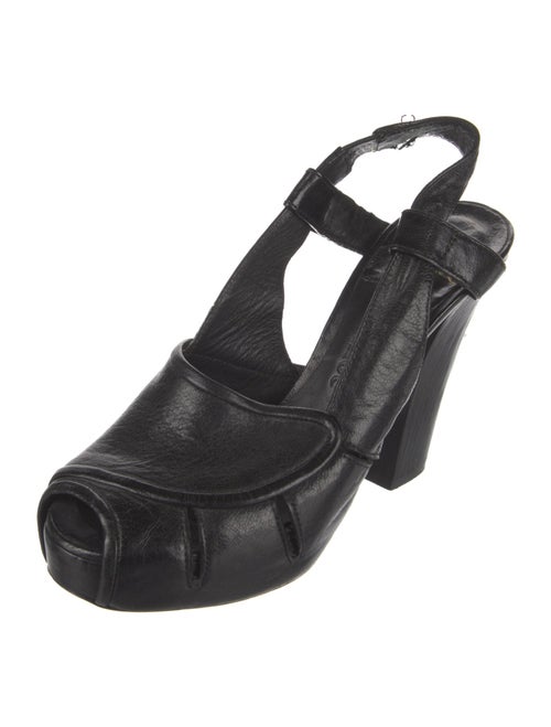 Chloé Leather Cutout Accent Slingback Sandals