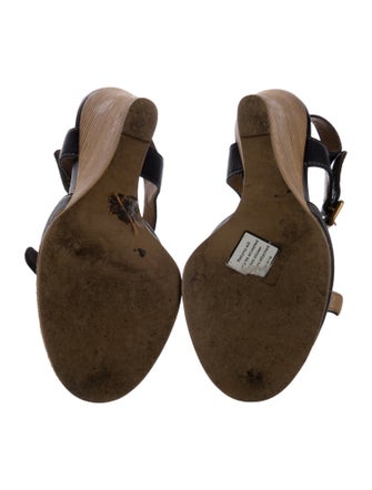 Chloé Leather T-Strap Sandals