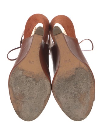 Chloé Leather T-Strap Pumps