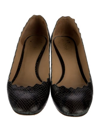 Chloé Embossed Leather Scalloped Accent Pumps