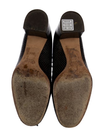 Chloé Embossed Leather Scalloped Accent Pumps