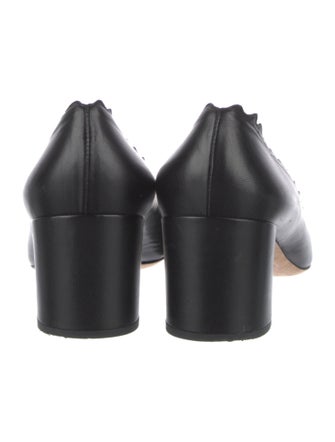 Chloé Leather Scalloped Accent Pumps