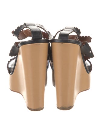 Chloé Leather Scalloped Accent Sandals