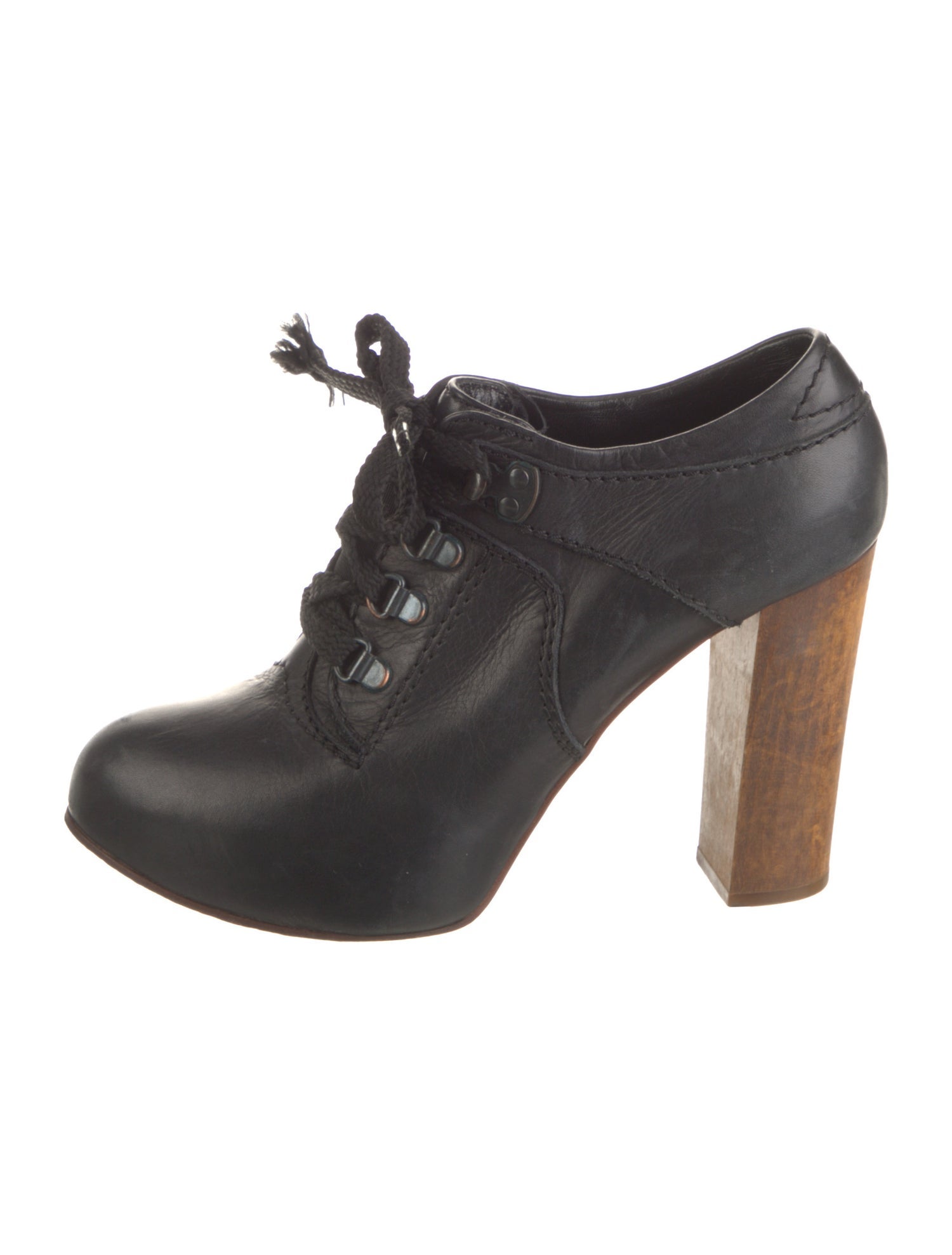 Chloé Leather Pumps