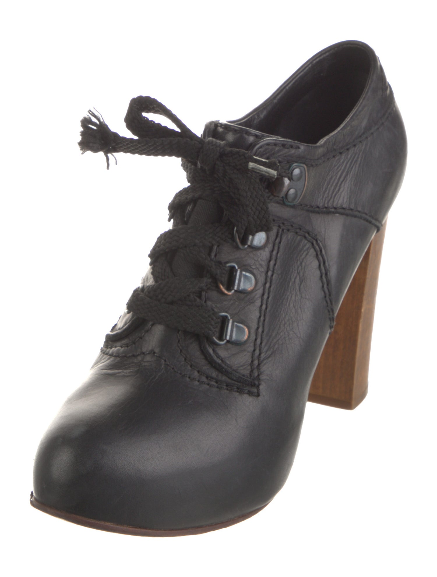 Chloé Leather Pumps