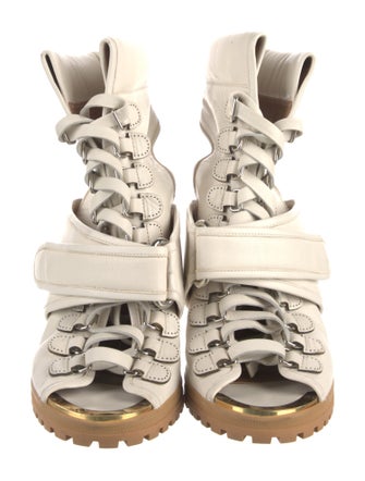 Chloé Leather Pumps