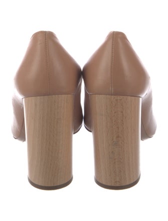 Chloé Leather Pumps