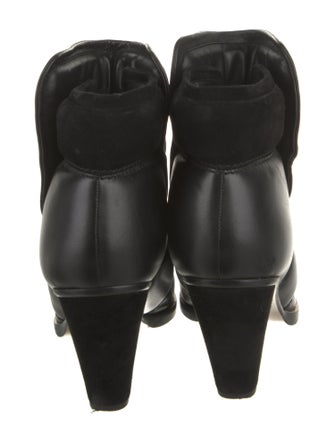 Chloé Leather Whipstitch Trim Boots