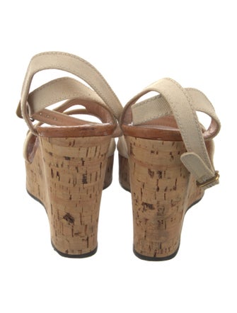 Chloé Leather Cutout Accent Sandals