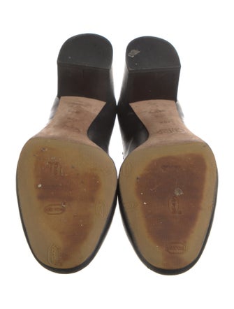 Chloé Leather Scalloped Accent Pumps