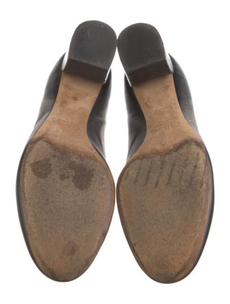 Chloé Leather Scalloped Accent Pumps