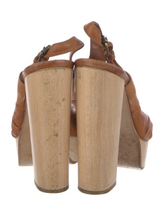 Chloé Leather Slingback Pumps