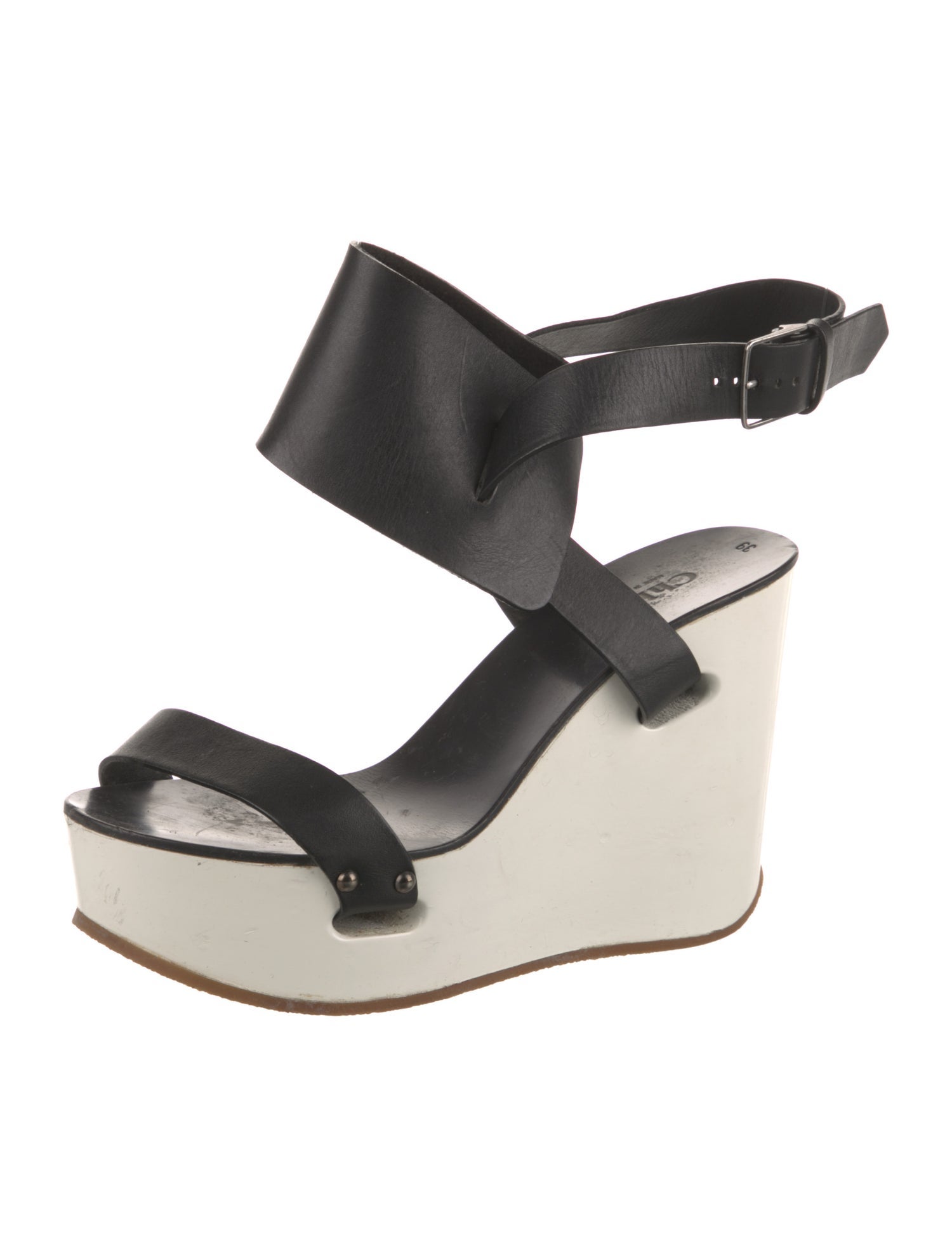 Chloé Leather Sandals
