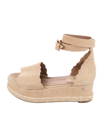 Pre-owned Chloé Suede Espadrilles In Neutral