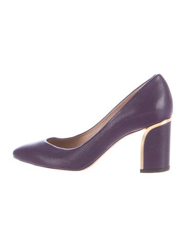 Chloé Pointed-Toe Leather Pumps