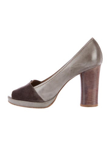 Chloé Leather Peep-Toe Pumps