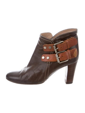 Chloé Leather Buckle-Accented Booties