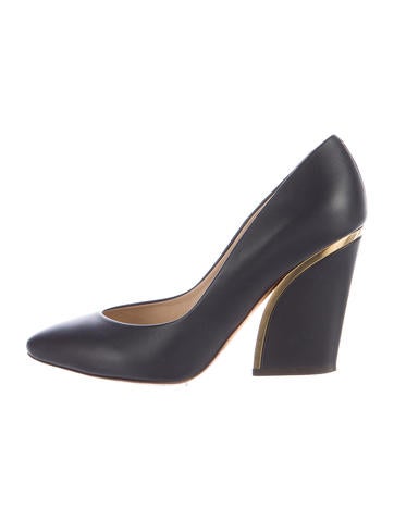 Chloé Leather Pointed-Toe Pumps