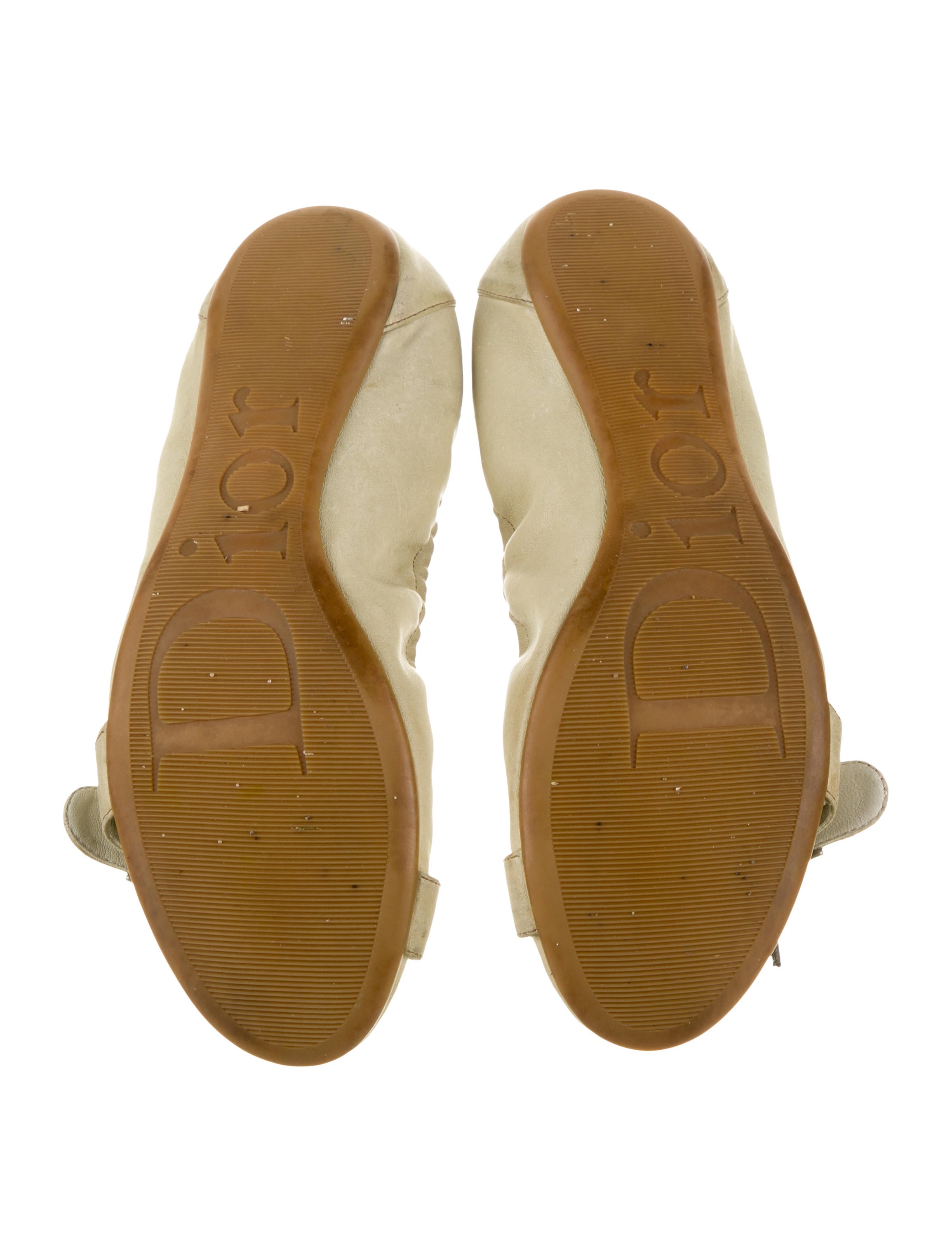 Christian Dior Leather RoundToe Flats Shoes CHR127388 The RealReal