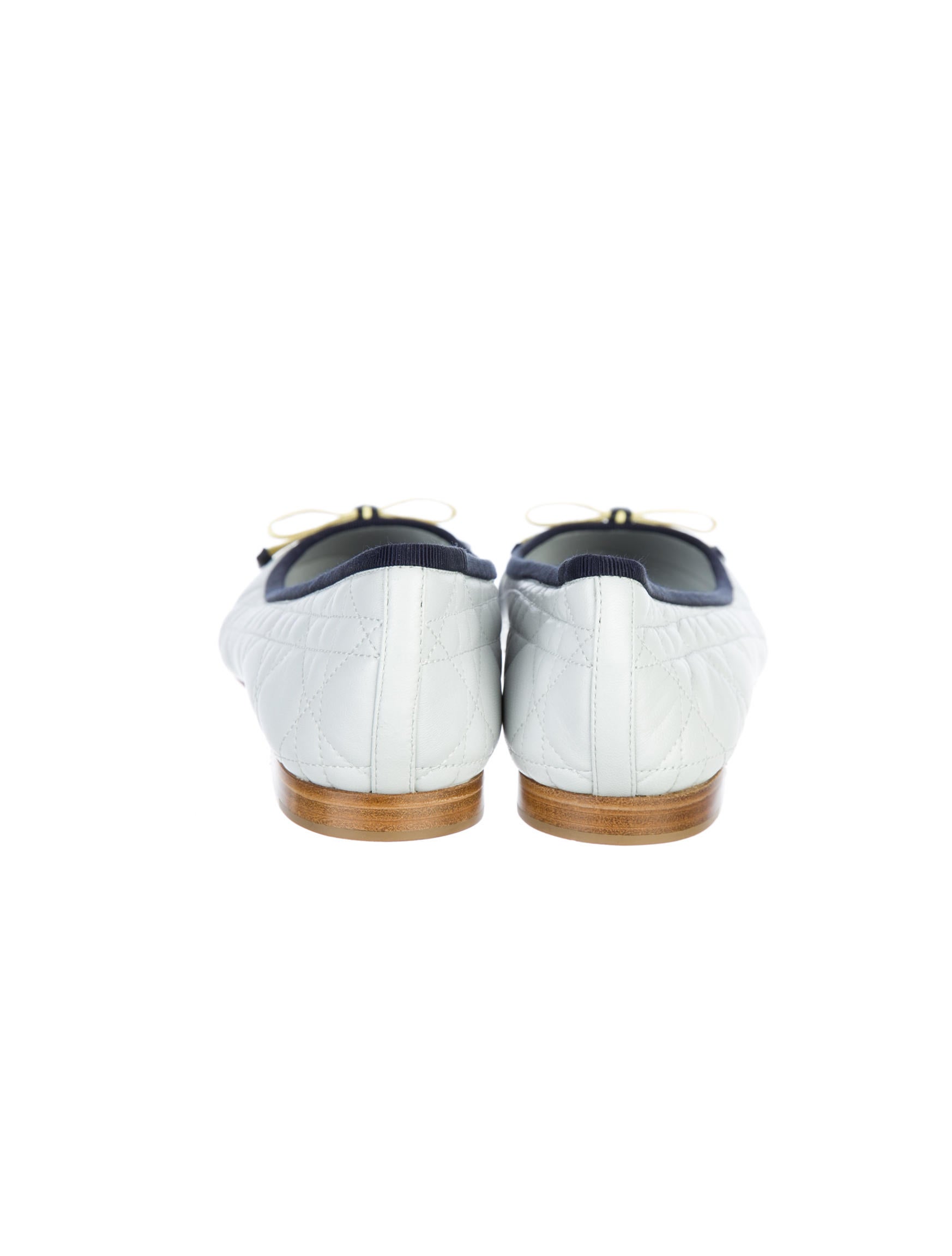 Christian Dior Flats Shoes CHR26818 The RealReal