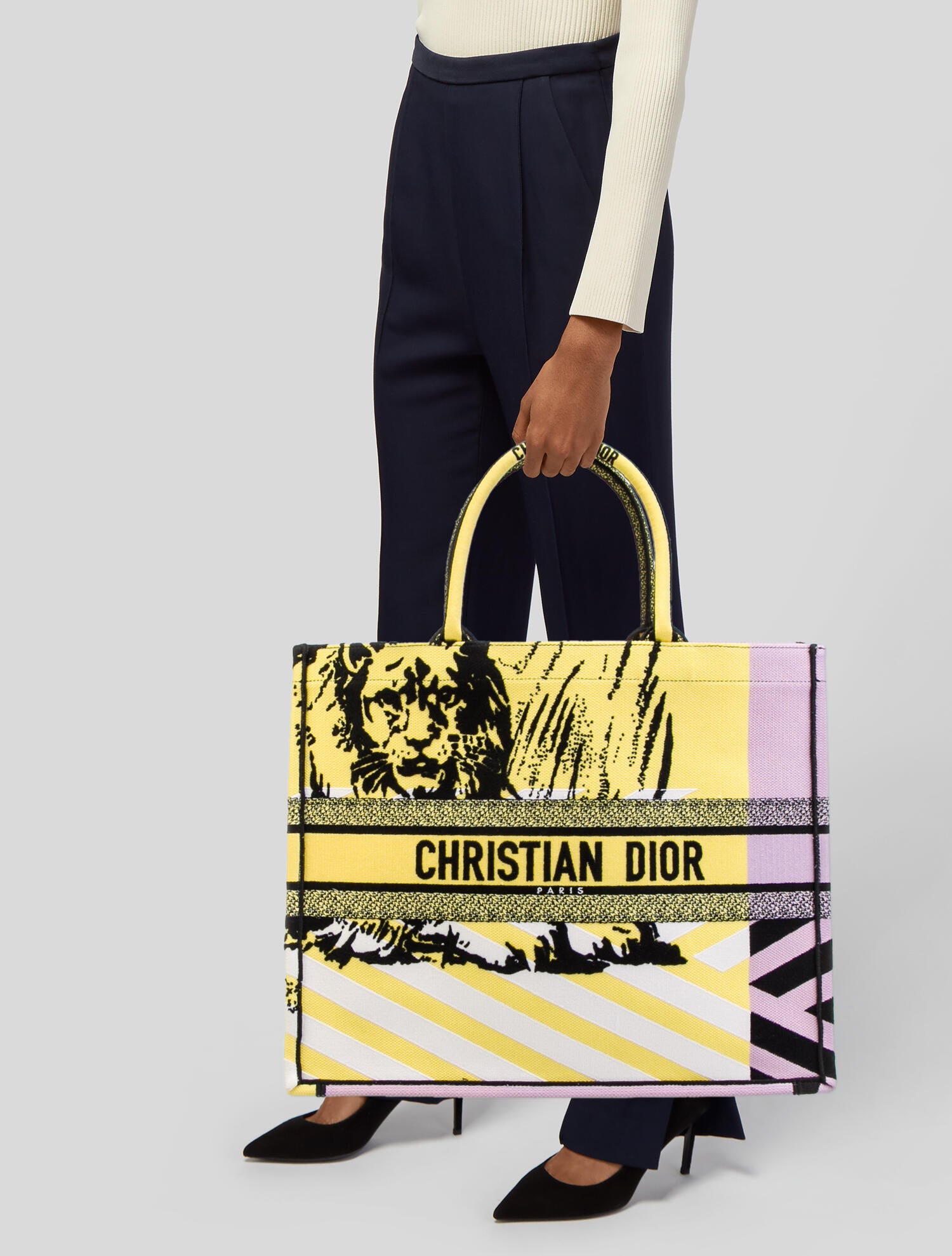 Christian Dior 2021 Large Dior D-Jungle Pop Book Tote - Yellow Totes ...