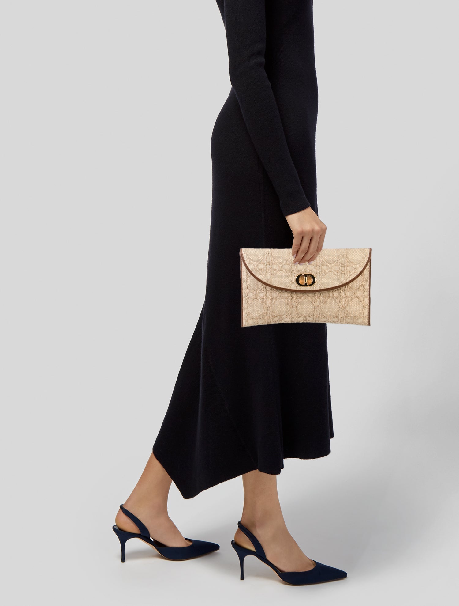 ☆Dior☆入手困難☆Dea 30Montaigne ポーチ＆クラッチBAG/Rafia 30 Montaigne Dea Pouch Natural Cannage Raffia | DIOR
