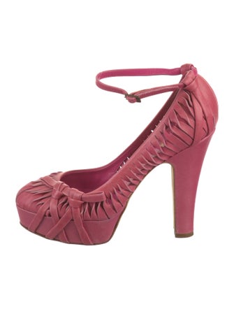 Christian Dior Leather Bow Accents Pumps