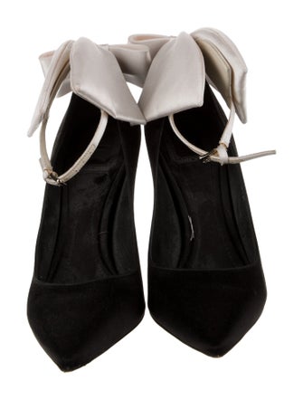 Christian Dior Satin Bow Accents Pumps
