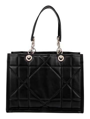 Christian Dior Totes Cannage Essential Medium 2022