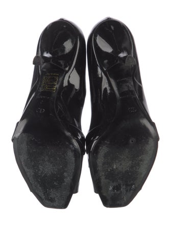 Christian Dior Patent Leather Bow Accents Pumps