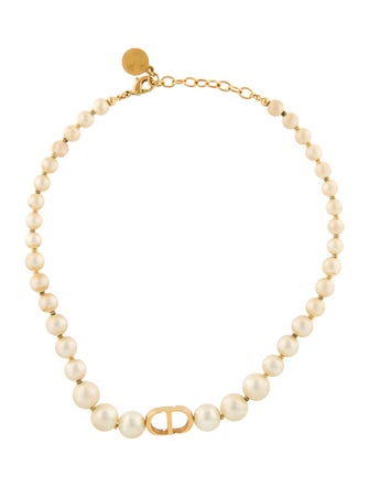 Christian Dior Faux Pearl 30 Montaigne Short Necklace