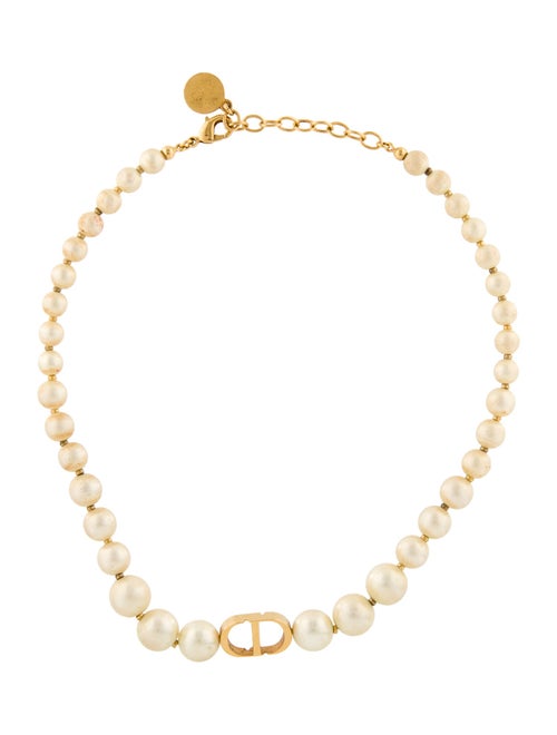 Christian Dior Faux Pearl 30 Montaigne Short Necklace