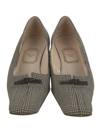 Christian Dior Houndstooth Print Pumps