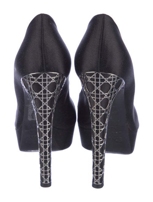 Christian Dior Suede Pumps