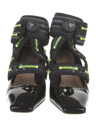 Christian Dior x Roger Vivier Patent Leather Pumps